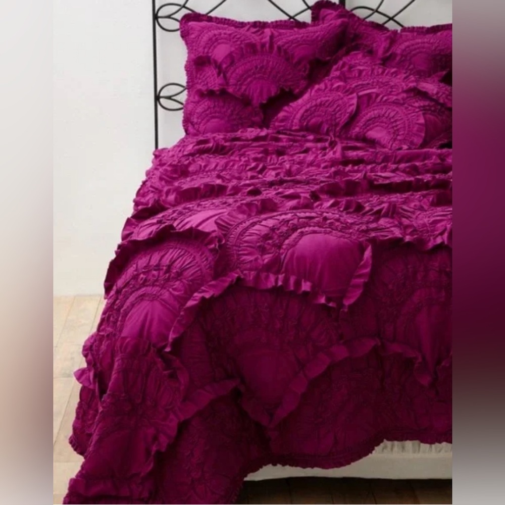 anthropologie Queen Rivulets Quilt & Two Shams